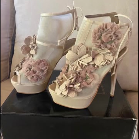 Women’s Colin Stuart size 8 High Heels New with box - Picture 2 of 8